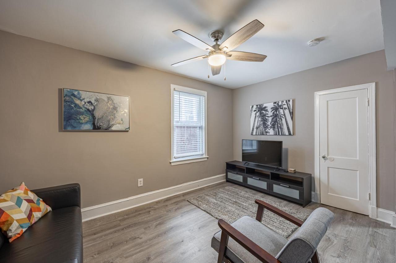 Modern Lux 2 Bedroom Near Downtown Washington